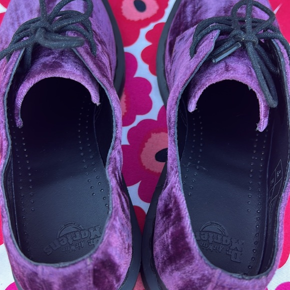 💕 Dr. Martens Purple Shimmer 14482 Crushed Velvet Oxfords 💕 - Picture 8 of 17